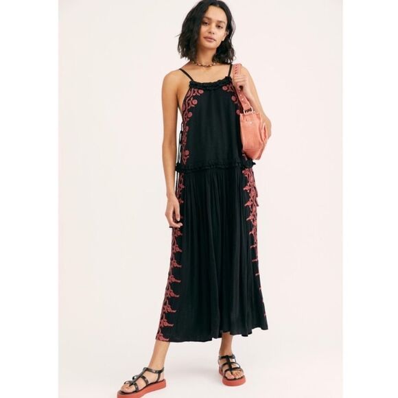 Free People Bali Wildfire Black Sleeveless Embroidered Ruffle Midi Dress size XS - Picture 1 of 12
